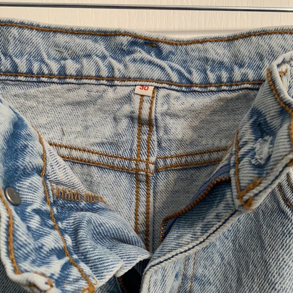 Levi’s Light Wash Denim Skirt - Picture 3 of 3